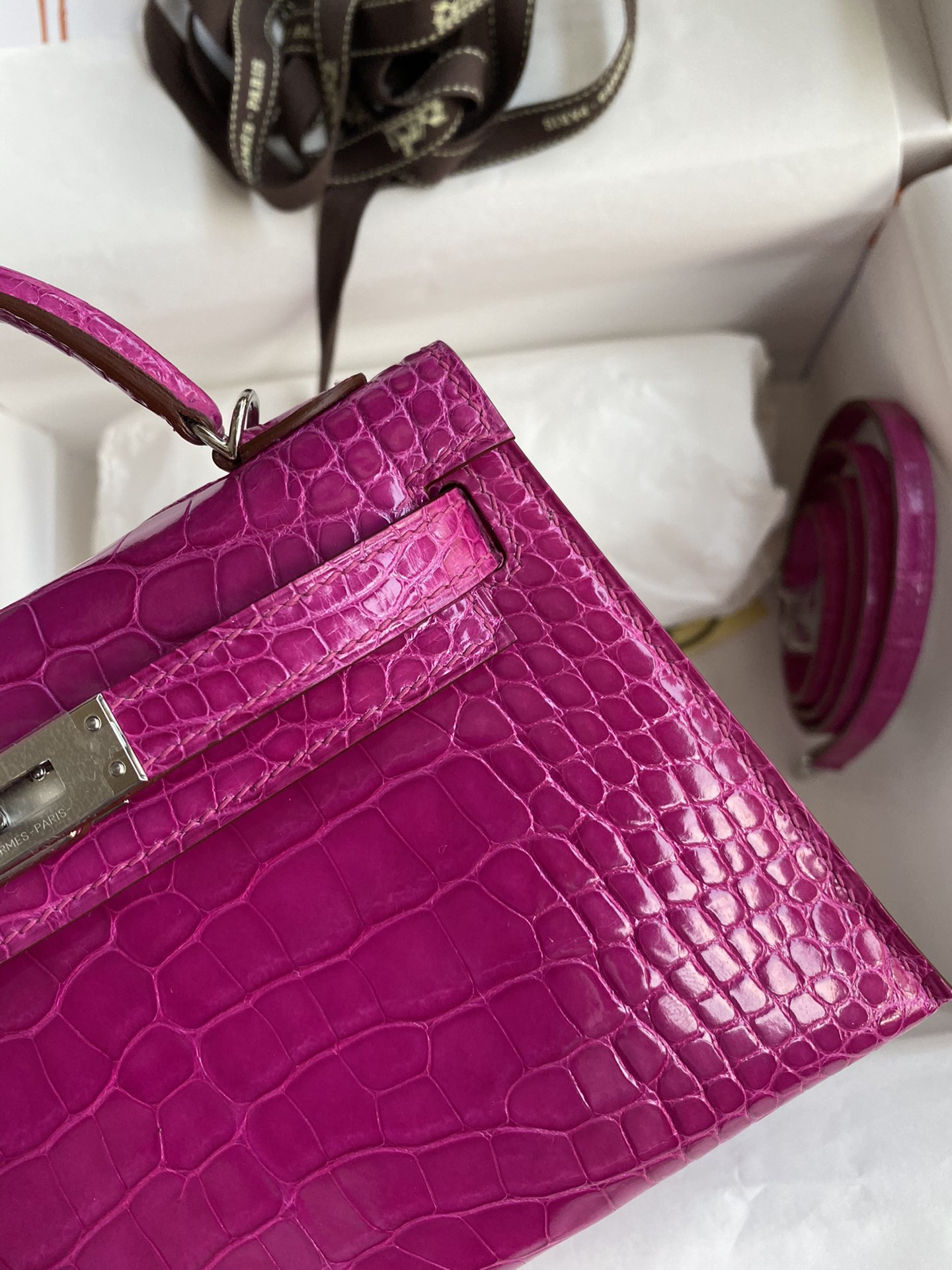 Hermes Kelly Mini II Bag 19CM In Rose Sheherazade Shiny Alligator Leather